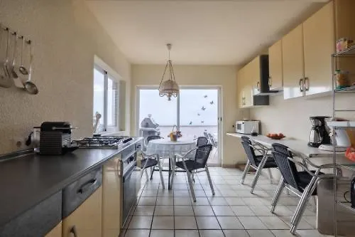 Vila Lloret De Mar -Villa Sleeps 9 With Pool , Seaview, Wifi, Streamingservices Španělsko