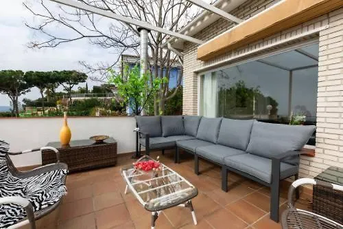 Lloret De Mar -Villa Sleeps 9 With Pool , Seaview, Wifi, Streamingservices Vila